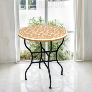 Table basse en zellige multicolore faite main avec structure en acier noir.