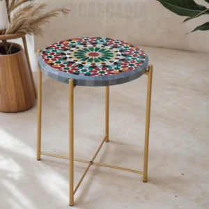 Table d'appoint en zellige marocain avec structure en acier doré